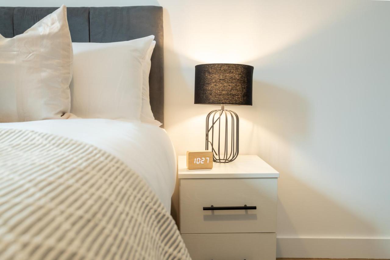 Luxe Apartments Bracknell Near Ascot, Legoland, Windsor, Lexicon - Free Parking & Gym מראה חיצוני תמונה